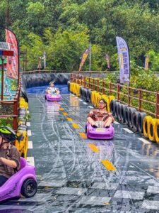 Gorge Road QQ Flying Car - طريق جورج QQ سيارة طيران